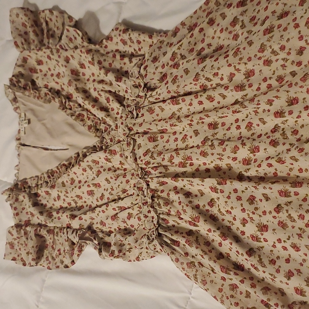Floral, ruffle sleeve top
